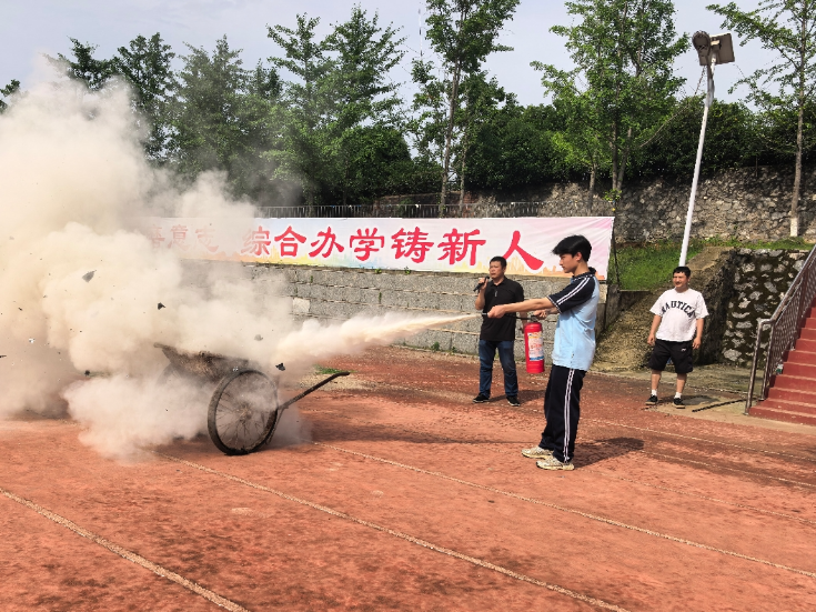 东安职专：开展消防与防溺水演练 筑牢校园安全防线