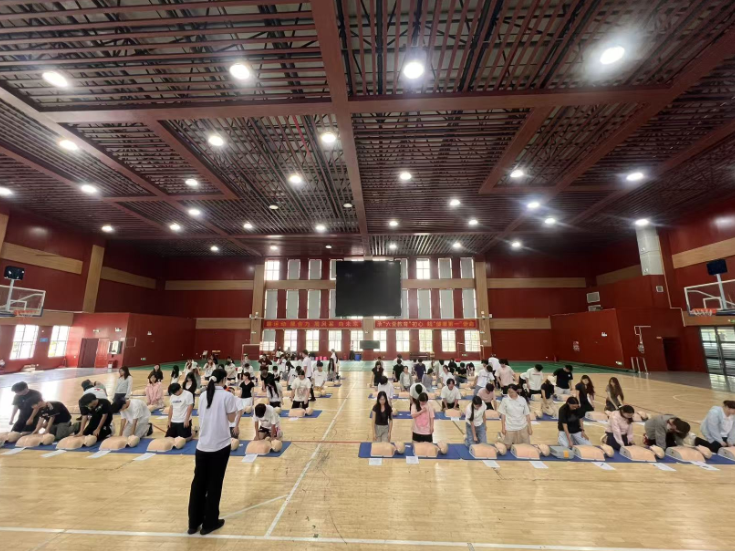 长沙商贸旅游职院：把“救命课堂”搬进体育馆！这所职院4000余名学子解锁“硬核”急救技能