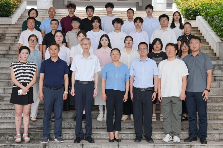 湖南汽车工程职大：举办2024级公费师范生赴湖南农业大学深造欢送交接仪式