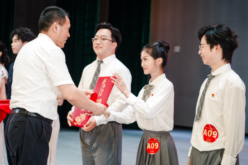 长沙幼师高专：湖南省第十二届“芳草杯”思政课研究性学习成果展示决赛在校精彩收官！