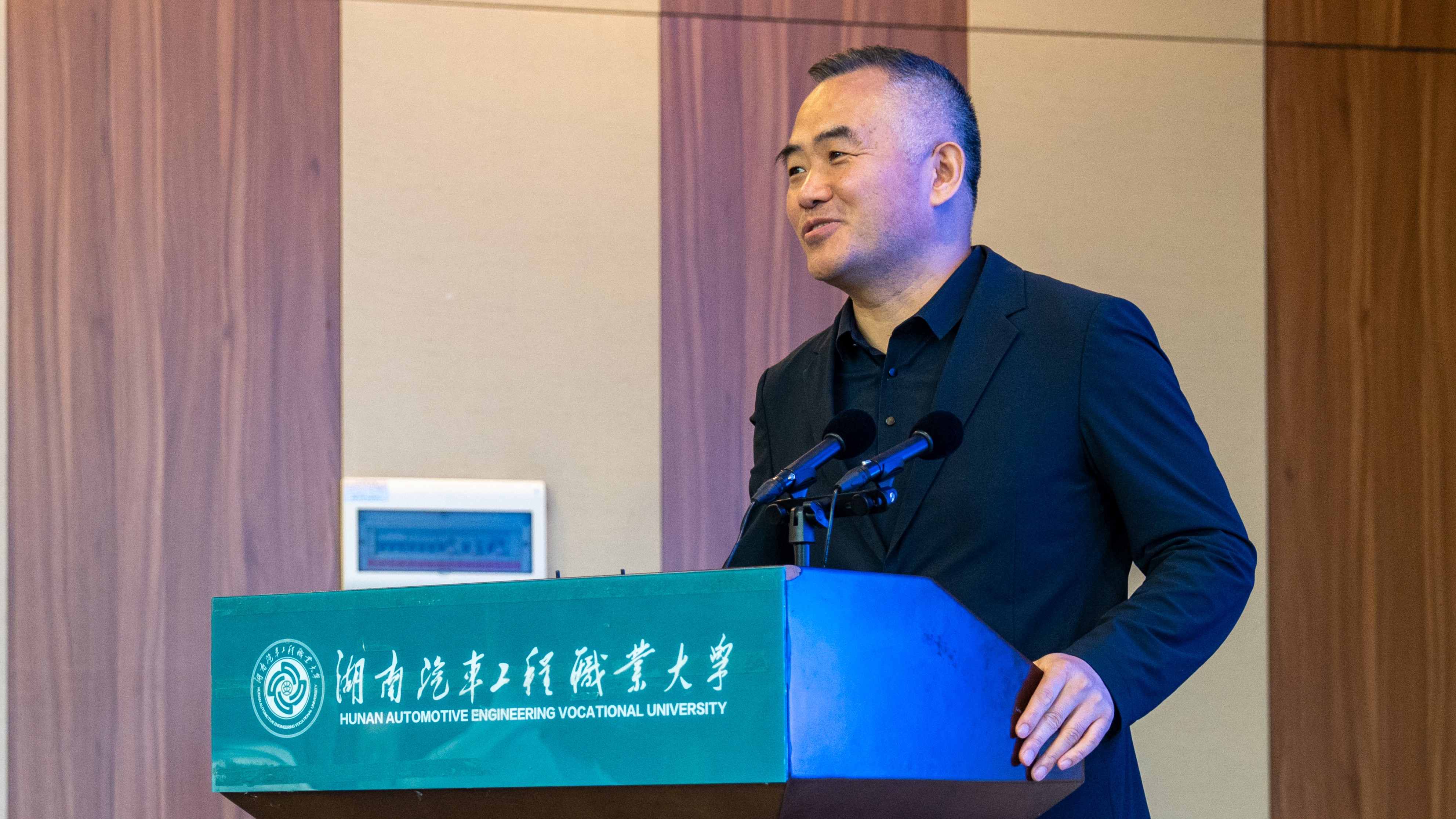 10-中国纺织建设规划院院长张庆辉作总结讲话.jpg 10-中国纺织建设规划院院长张庆辉作总结讲话.jpg