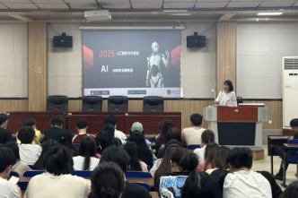 从“热改简历”到“精准答疑”，一场实习宣讲何以促成校企“双向奔赴”？