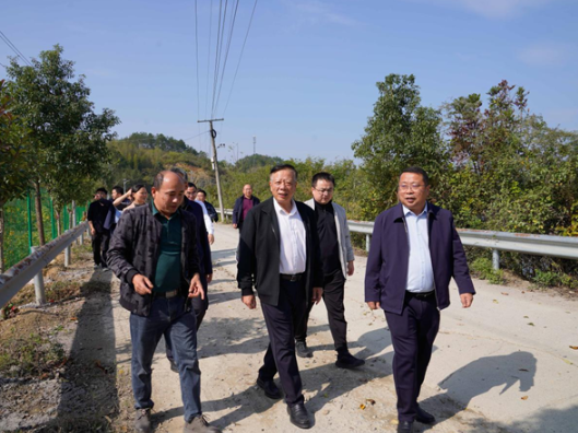 张家界航院赴占甲桥村调研，为驻村帮扶把脉定向