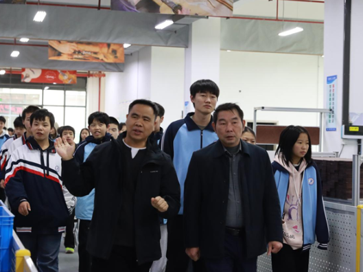 东安职专乐器维修专业赴楚门乐器开展 产教融合实践教育活动