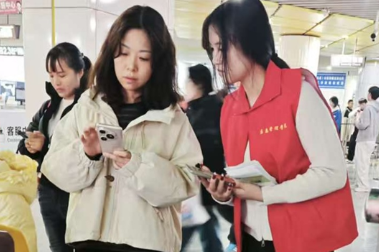 “轨道义警”守护平安，“童安前行”暖心相伴