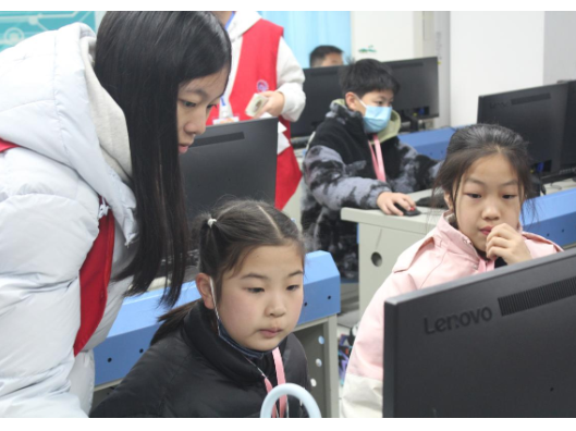 “六爱”融心，技能践行：“红e青年”用专业护航省青创大赛的创新之梦