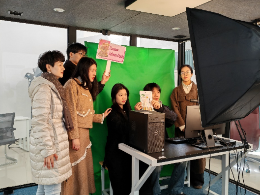 以电商直播为桥，让青春流量涌向田野——这所职院探索“助农”育人新模式