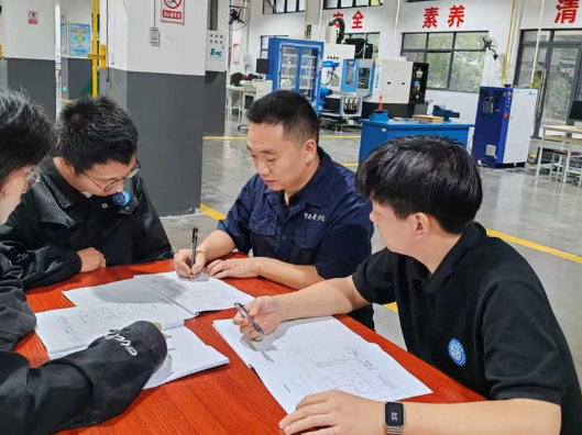 把“全国技术能手”引进课堂，长沙职院做了什么？