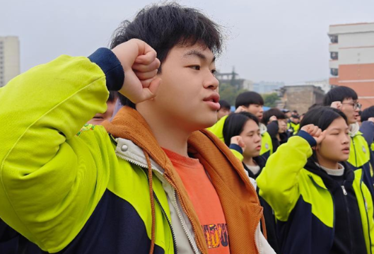 为梦而战！江华职业中专学校举行2025届高三百日誓师大会