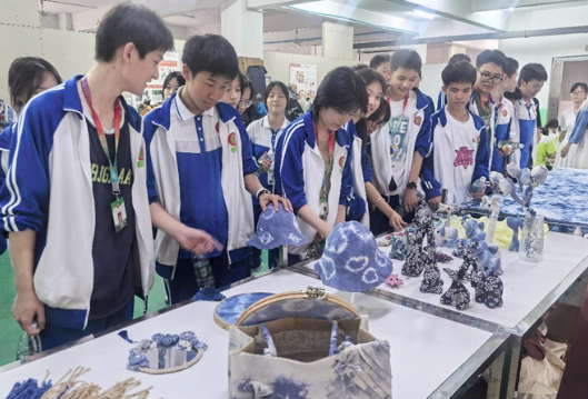 聚焦2025湖南职教周|普高学生走进职中实训室，共探职业教育魅力