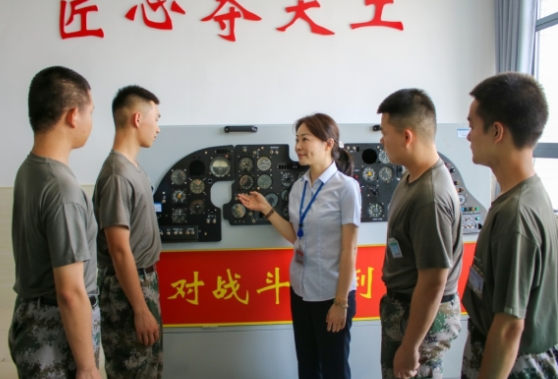 以“匠心”致“初心”——长沙航院教师乐乐的育人故事
