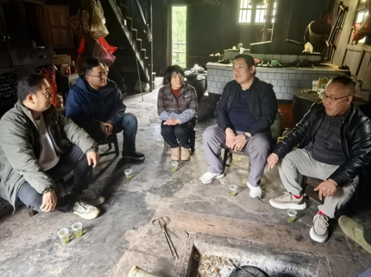 湖南有色金属职院赴沅陵县明溪口镇王家坪村调研乡村振兴工作