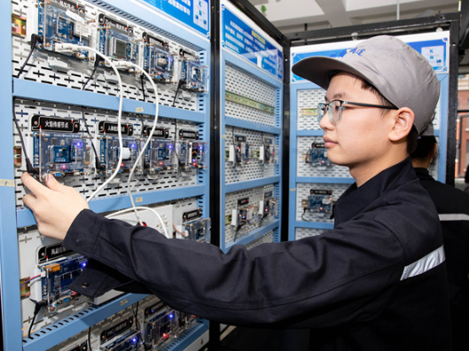 张莹：锚定“双高”新坐标   产教融合育匠才