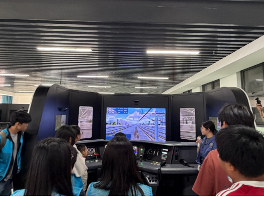 香港工业研学团走进湖南铁道职院：湘港同心筑梦 智造赋能未来