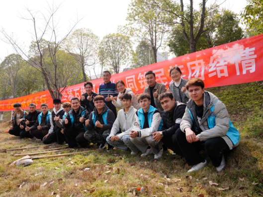共赴春日之约！张家界航院开展2026年植树节活动