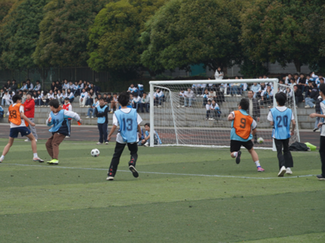 竞绿茵，永冲锋！永州市工商职业中专校园足球联赛激情开赛