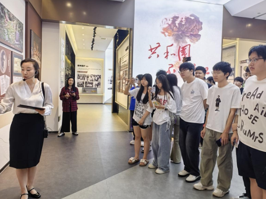 湖南工程职院环境地质工程专业走进湖南地质铀矿勘探陈列馆开展实践教学