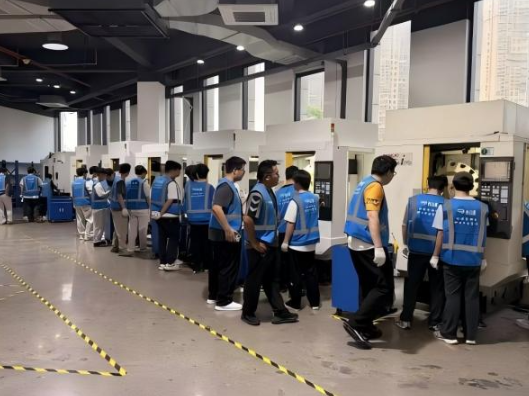湖南机电职院：校企协同育匠才 岗位实践强技能