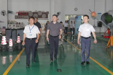 湖南省总工会干部学校校长卓伟一行来长沙航院调研