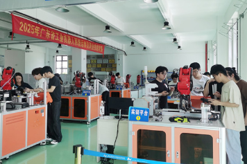 湖南汽车工程职业大学楚怡工匠班机器人工程专业学生赴企业开展生产实习