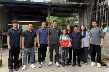 爱心助学，筑梦未来——湖南机电职院乡村振兴驻村工作队联合爱心人士开展助学活动