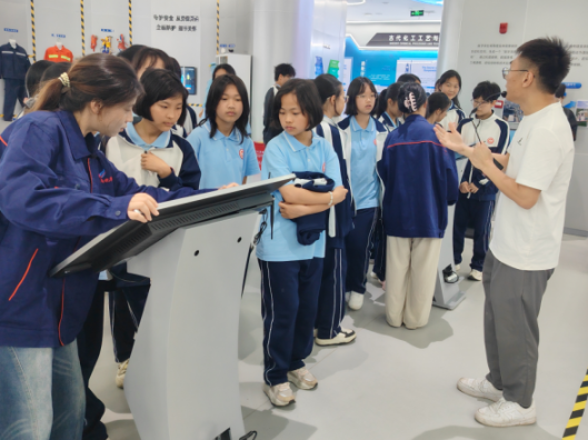 湖南化工职业技术学院科普培训助力青少年工匠精神培育
