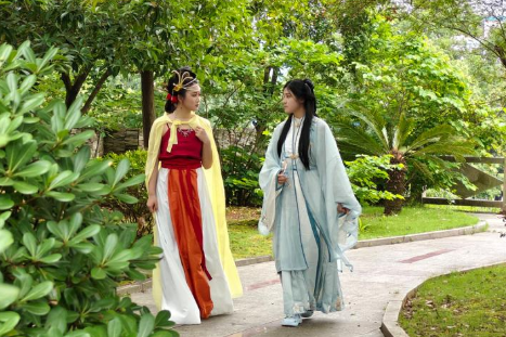 “激活”传统文化，长沙航院开展“云裳翼影•梦红楼”汉服主题活动