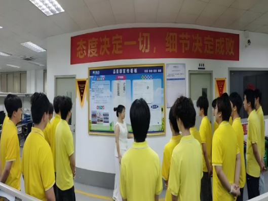 车间里的思政课：企业导师为订单班学员点亮匠心灯塔