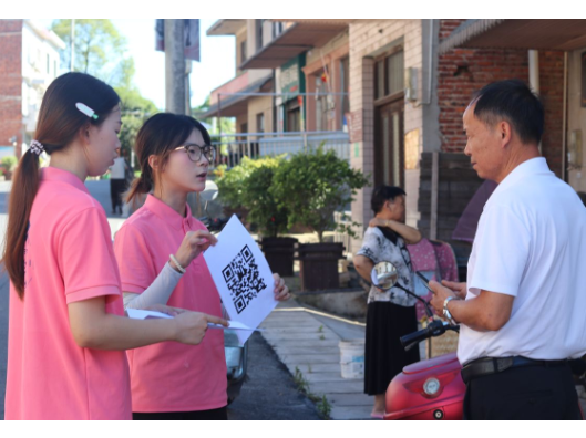 “以前觉得普通话难，今天发现原来可以这么有趣” ——湖铁学子推普助力乡村振兴
