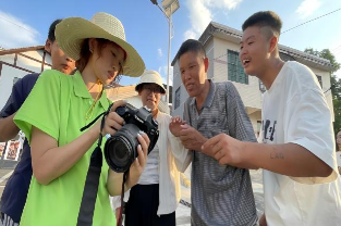 湖南机电职院现代服务学院：这群大学生把“照相馆”搬进了乡村