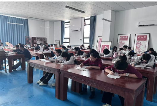 洪江市职业中专学校举行第四届书法比赛