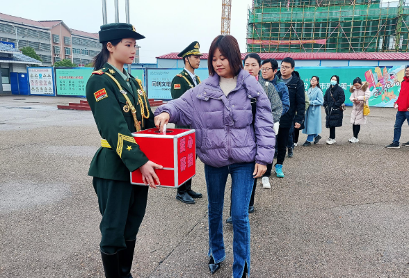 衡东职中：党建带团建，千人献爱心