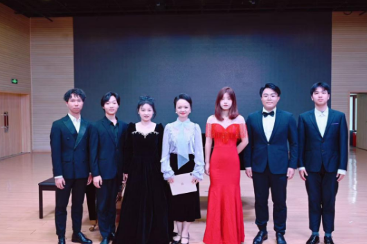 以音为桥育人心，以德为炬照前路——湖南艺术职业学院教师张敏敏的育人故事