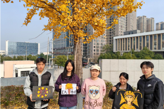 长沙商贸旅游职业技术学院：落叶“编织”湖湘非遗，校园上演“捡秋”里的文化传承