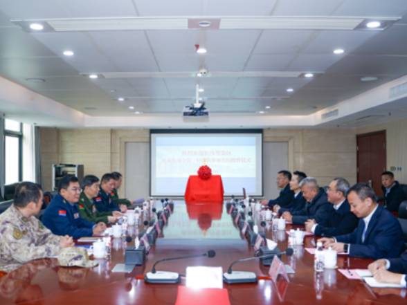 长沙航院与长沙警备区举行民兵无人机操作维修实训基地签约挂牌仪式