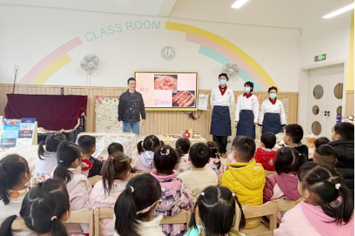 “减盐减油”从娃娃抓起！商贸学子把“健康厨房”搬进幼儿园
