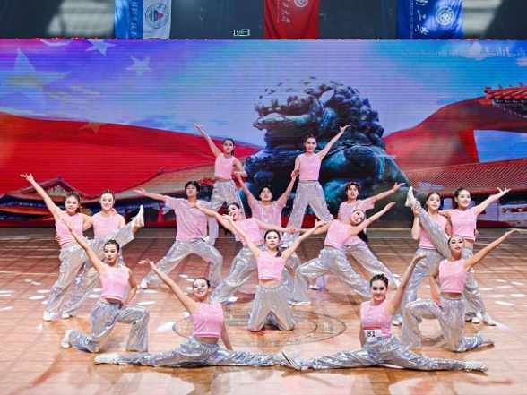 2025年首届湖南省大学生排舞比赛在湖南工程职院圆满落幕