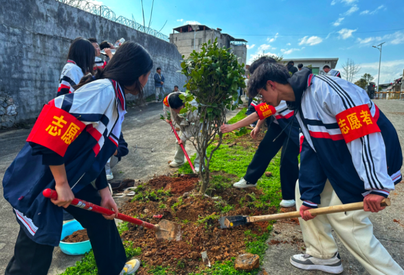 绿动未来·你我共植——东安职专开展植树节活动