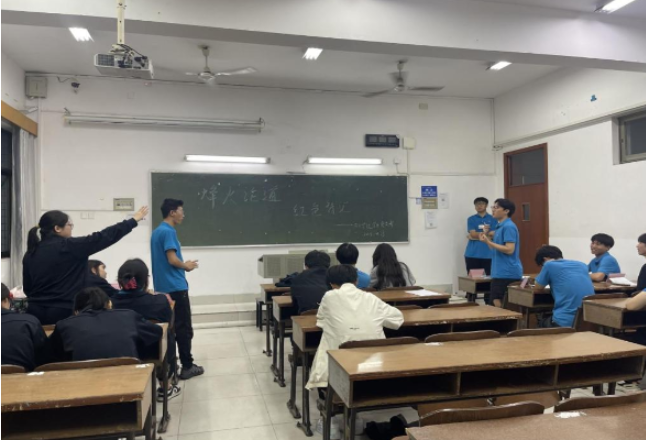 长沙航院电子学院学生党支部开展“烽火论道，红色智汇”党日辩论活动