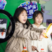 聚焦2025湖南职教周|火了农产品，宽了就业路——泸溪县第一职业中学“实战式”培养高质量电商人才