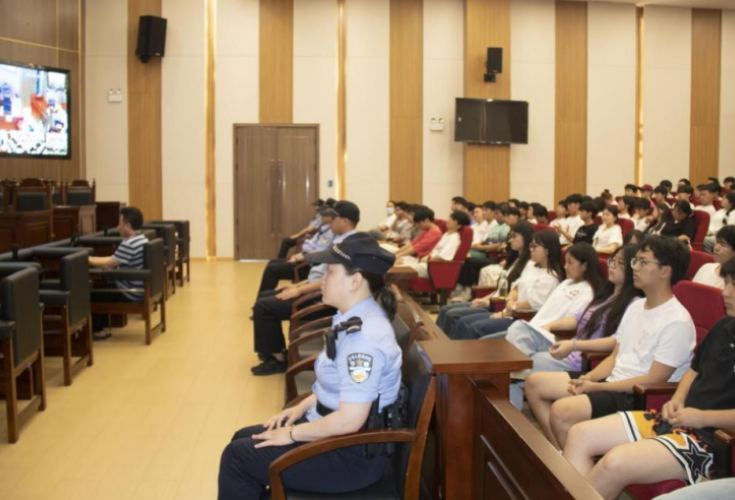 “庭审旁听+模拟法庭”双联动，湖南有色金属职院组织开展法治实践活动