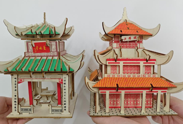 百幅作品绘就“湘情画卷”，长沙商贸旅游职院学子以艺术创作献礼“七一”