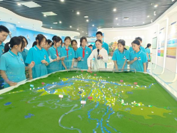 种下“热爱科学”的种子！泉塘中学学生探秘湖南水电职院水电科普基地