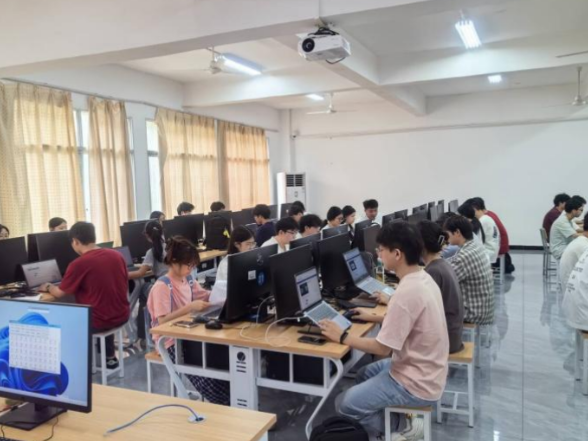 湖南水电职院在“象新力杯”大学生电力创新设计竞赛中斩获佳绩