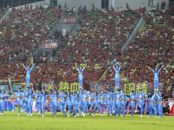 热血“湘超”，青春“湘”助——张家界航空职院414名学生志愿者服务2025 年湖南省足球联赛