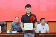 “美育先锋”用歌声传递信仰 用服务温暖人心——湖南工程职院教师张景贤荣获校级徐特立教育奖