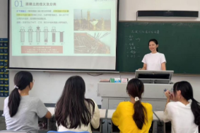 危急时刻！湖南劳动人事职院教师陈奕琳海滩成功施救溺水者