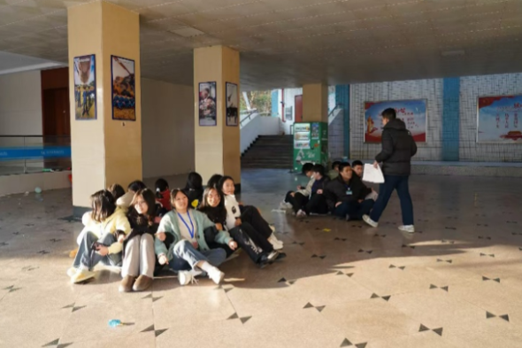 长沙航院电子学院举行“情绪气球，‘愈’见更好的自己”主题活动