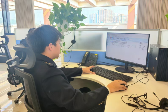 湖南铁道职院：百名学子进驻校园12306 护航春运