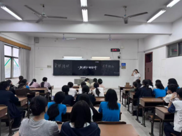 长沙航院管理学院开展“爱粮惜粮，不负耕耘”世界粮食日主题活动